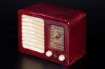 Emerson BM258 Catalin Radio ’Big Miracle’ in Bright Oxblood Red