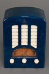 Emerson BT-245 Catalin ’Tombstone’ Radio in Marbleized Blue