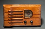 Emerson ”Strad” CH-256 Ingraham Radio in Maple