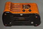 Emerson ”Strad” CH-256 Ingraham Radio in Maple