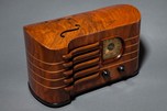 Great Emerson ”Strad” CH-256 Ingraham Radio