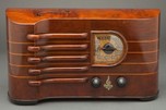 Emerson &rdquo;Strad&rdquo; CH-256 Ingraham cabinet tube radio