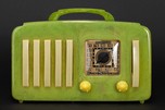 Catalin Emerson EP-375 ’5+1’ Radio in Green with Handle