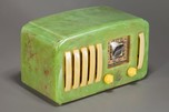 Emerson EP-375 ’5+1’ Catalin Radio in Lettuce Green