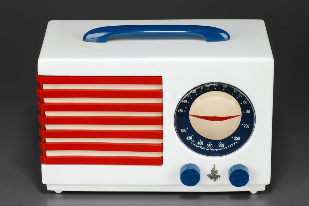Polar White Emerson 'Patriot' 400 Catalin Radio - Bel Geddes