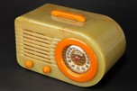 FADA 1000 Catalin Radio &rdquo;Bullet&rdquo; in Onyx + Butterscotch