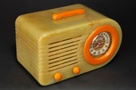 FADA 1000 Catalin Radio &rdquo;Bullet&rdquo; in Onyx + Butterscotch