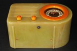 FADA 1000 Catalin Radio &rdquo;Bullet&rdquo; in Onyx + Butterscotch