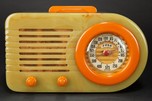 FADA 1000 Catalin Radio &rdquo;Bullet&rdquo; in Onyx + Butterscotch