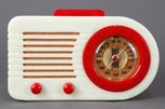 Rare Pre-War FADA 115 &rdquo;Bullet&rdquo; Catalin Radio - White + Red