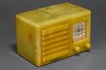 FADA 5f60 &rsquo;Baby Fada&rsquo; Catalin Radio in All Onyx Green