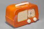 Fada Catalin 711 Radio ’Dip Top’ in Butterscotch + Ivory