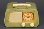 Fada 711 Catalin Radio &rsquo;Dip Top&rsquo; in Translucent Swirled Onyx Green