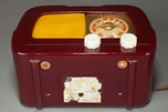 Fada Catalin 711 Radio &rdquo;Dip Top&rdquo; in Plum + Ivory