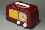 Fada Catalin 711 Radio &rdquo;Dip Top&rdquo; in Plum + Ivory