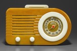 Fada Series 200 ’Bullet’ Catalin Radio in Onyx Green + Alabaster