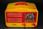 Garod 1450 Catalin ’Peak-Top’ Radio in Butterscotch + Red