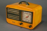 Garod 1450 Catalin ”Peak-Top” Radio in Butterscotch + Blue