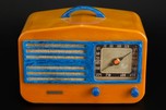 Garod 1450 Radio Catalin ’Peak-Top’ in Butterscotch + Blue