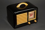 General Television 5A5 Bakelite Radio Black + Mustard Yellow