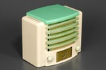 Kadette &rsquo;Classic&rsquo; Radio Model K-12 in Ivory and Green Plaskon - Beautiful