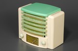 Kadette &rsquo;Classic&rsquo; Radio Model K-12 in Ivory and Green Plaskon - Beautiful