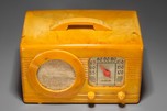 Motorola Radio 50XC Catalin ’Circle Grille’ in Marbleized Yellow