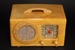 Motorola Radio 50XC Catalin ’Circle Grille’ in Light Yellow Oatmeal