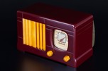 Motorola Catalin 52 ’Vertical Grill’ Radio in Plum + Butterscotch