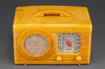 Motorola Radio 50XC ’Circle Grille’ in Light Yellow Marbleized Catalin