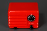 Detrola ’Pee-Wee’ Radio Model 218 in Red Plaskon with Black