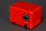 Detrola ’Pee-Wee’ Radio Model 218 in Red Plaskon with Black