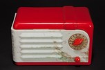 RCA 9-SX ’Little Nipper’ Red Plaskon + Beetle Plastic w/ Original Box