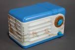 Blue Plaskon RCA 9-SX &rdquo;Nipper&rdquo; with Beetle Plastic Trim - Beautiful