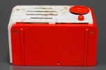 Red Plaskon + Beetle Plastic Detrola 278 ’Super Pee-Wee’ Radio