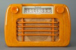 Sentinel 284 Radio Catalin &rdquo;Wavy Grill&rdquo; in Sand with Butterscotch
