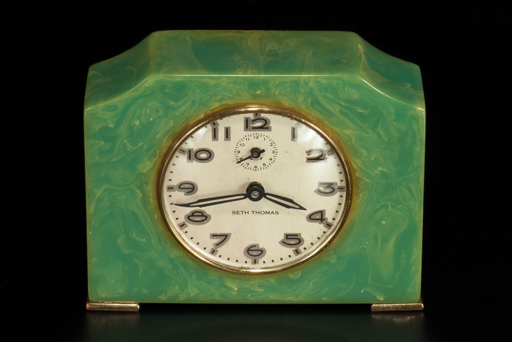 Deco Seth Thomas Catalin Bakelite Clock in Turquoise-Green | Clocks ...