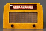DeWald A-502 ’Step-Top’ Catalin Radio in Swirled Sand + Brown