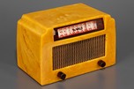 DeWald A-502 ’Step-Top’ Catalin Radio in Swirled Sand + Brown