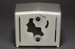 Rare Stewart Warner &rsquo;Lady&rsquo;s Head&rsquo; Radio R108X in Silver + Black