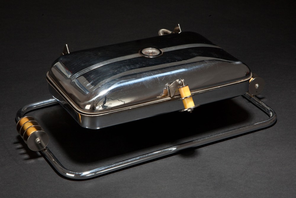 Vintage Chrome Art Deco Electric Waffle Maker Iron Griddle 