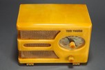 Tom Thumb ”Oval-Dial” Catalin Radio Model 955 in Yellow - Rare Deco Design