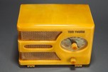 Tom Thumb &rdquo;Oval-Dial&rdquo; Catalin Radio Model 955 in Yellow - Rare Deco Design