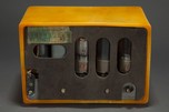 Tom Thumb ”Oval-Dial” Catalin Radio Model 955 in Yellow - Rare Deco Design